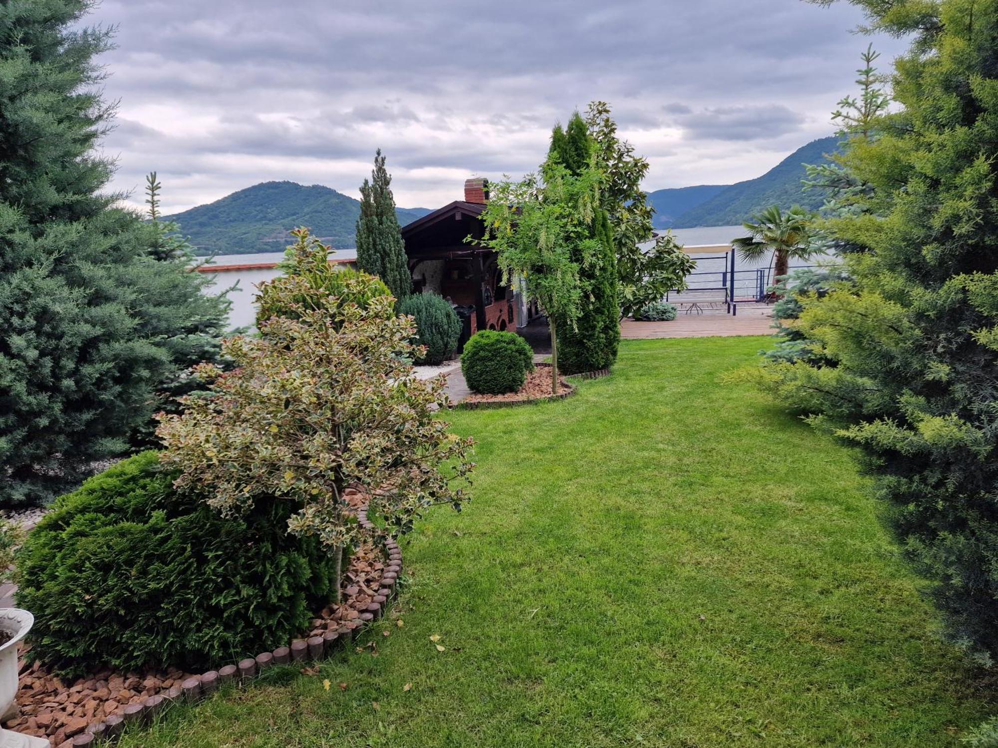 Casa Andrei Hotel Orsova Exterior photo