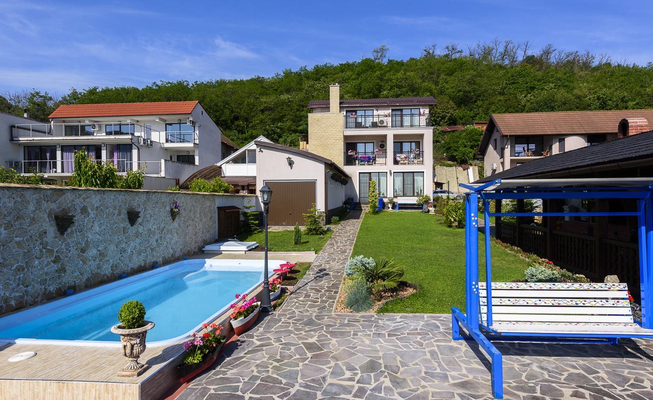 Casa Andrei Hotel Orsova Exterior photo