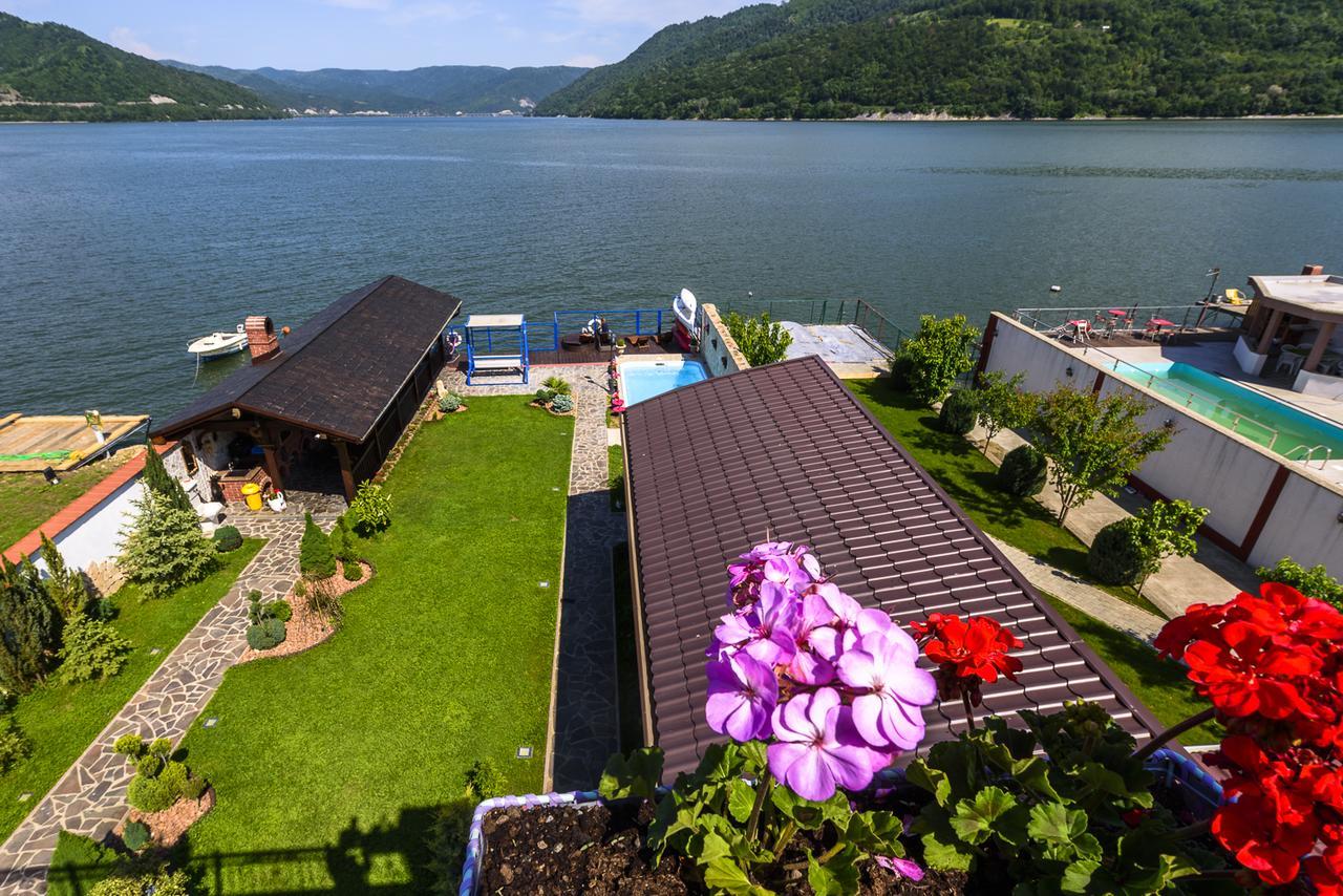 Casa Andrei Hotel Orsova Exterior photo