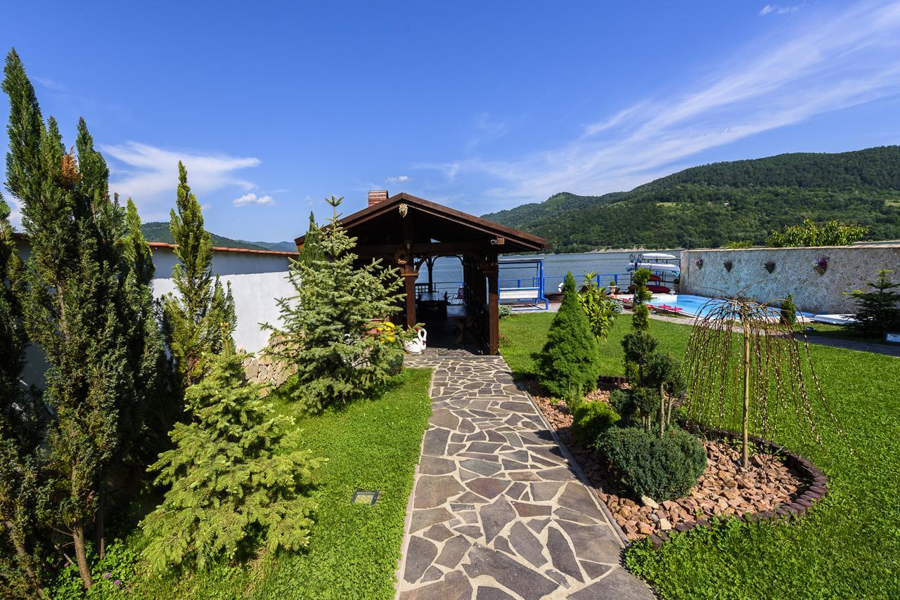 Casa Andrei Hotel Orsova Exterior photo